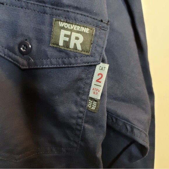 Wolverine Flame Resistant FR CAT 2 Blue Button Up Long Sleeve Shirt Size Medium - Picture 3 of 10